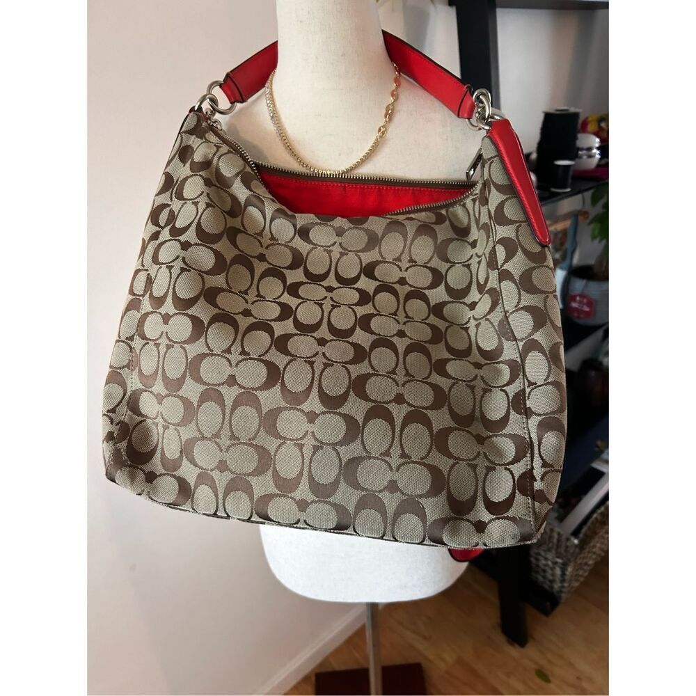 COACH CELESTE CONVERTIBLE HOBO IN SIGNATURE CANVAS (COACH F36377)